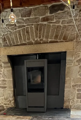 Installation d'un poêle à bois par KLCE Energies à Roimorvan